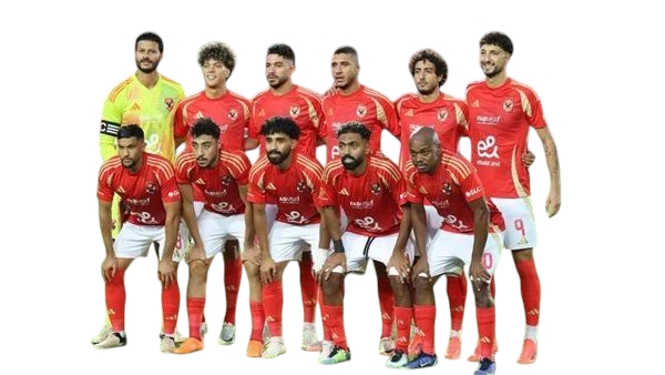 نجم الأهلي السابق يطالب برحيل ثلاثي الفريق